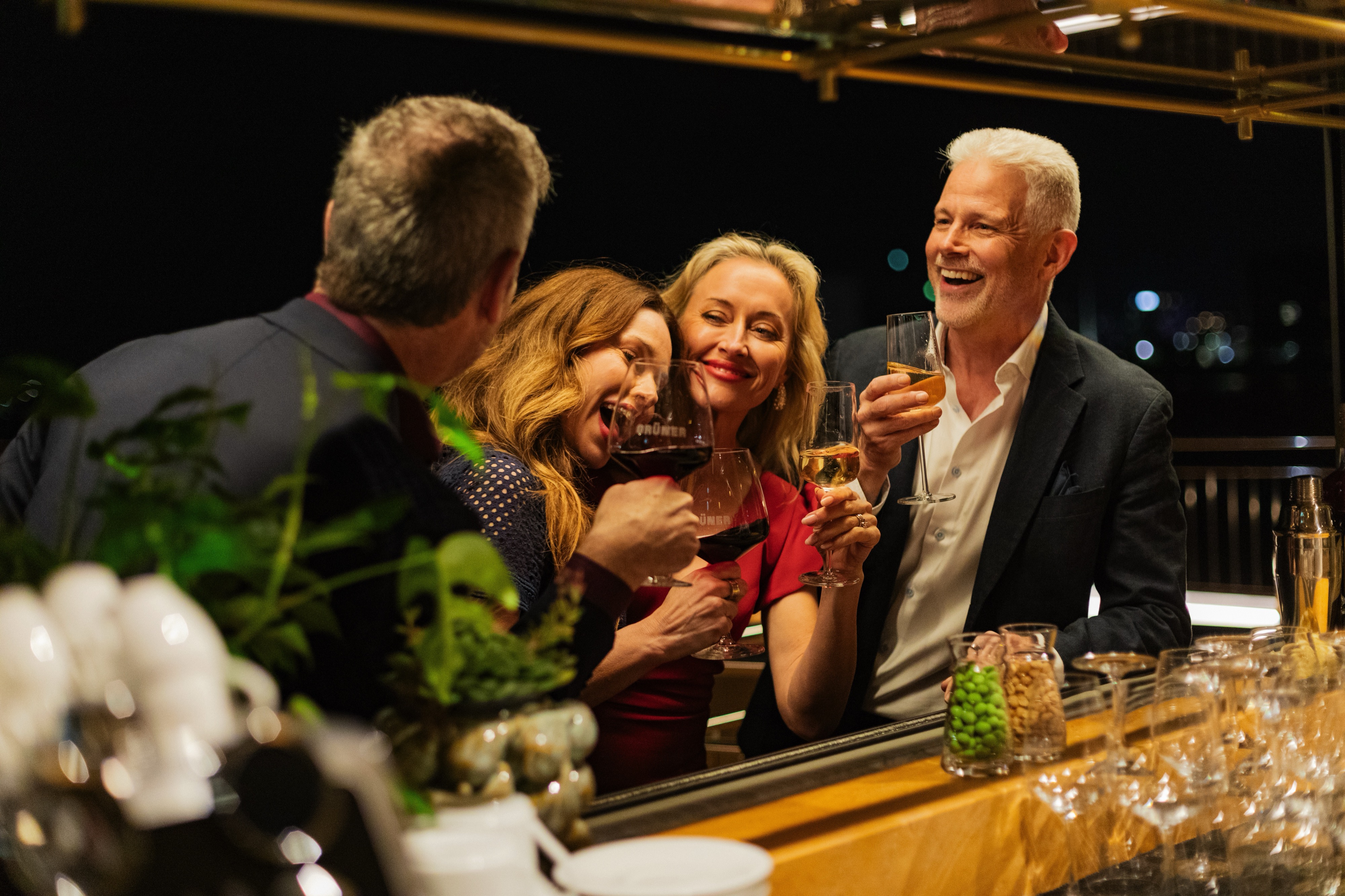 APT Solara - The Gruner Bar & Dining